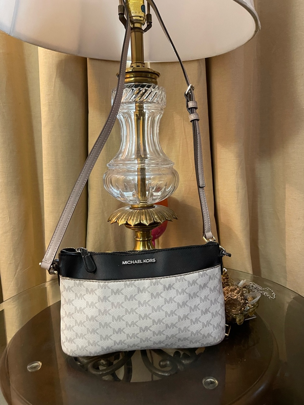 Michael Kors please check all picture of condition